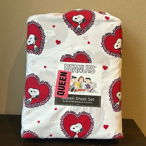 Other - Snoopy Queen Sheet Set Valentines Day Red Hearts New Love